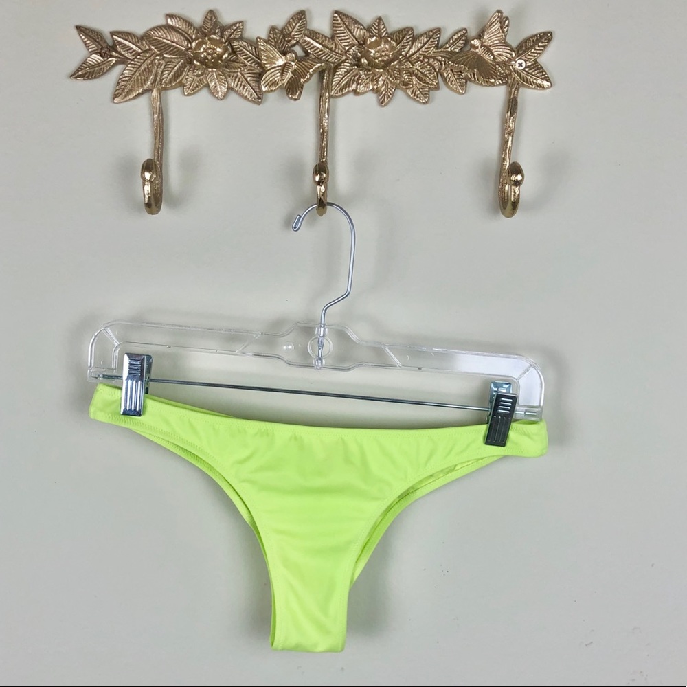 VICTORIA’S SECRET PINK Ruched back bikini bottom
